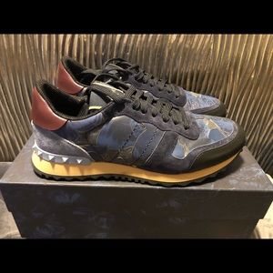 Men’s Valentino Rockstud Sneaker